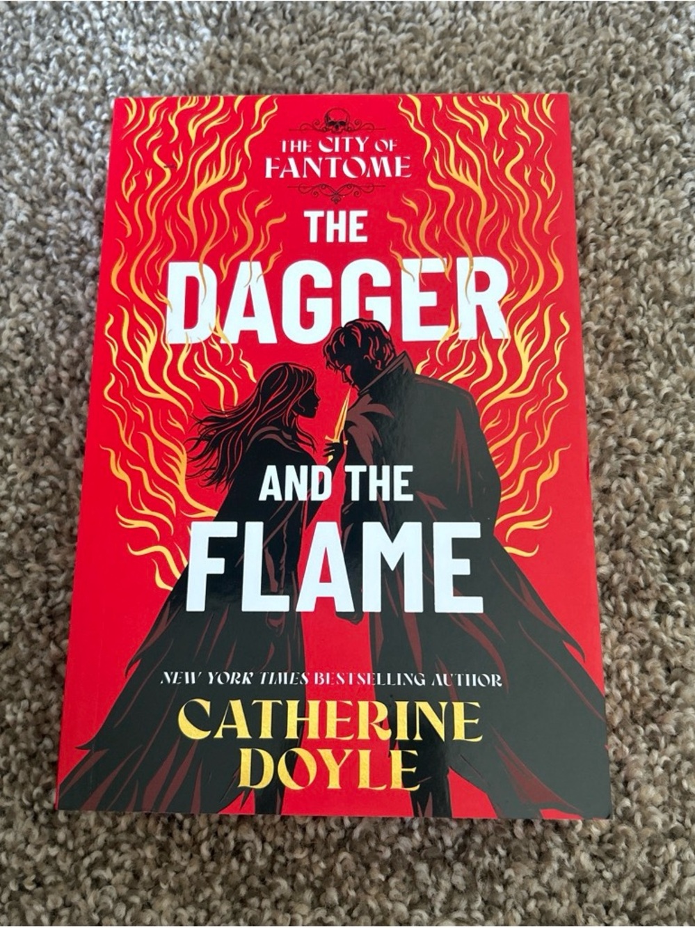 The Dagger and The Flame by Catherine Doyle - Red & Black Cover